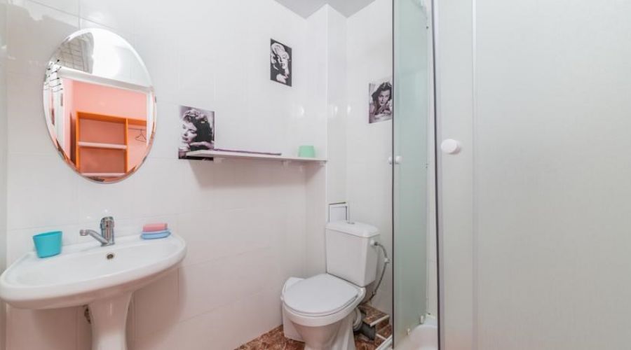 Трехместный номер эконом класса без балкона (1 этаж)