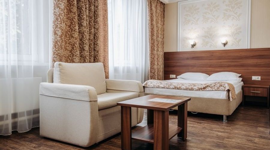 Улучшенный 2-местный (с креслом)