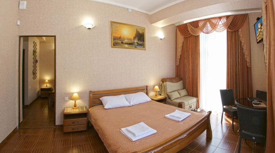 Номер "полулюкс" 2-комнатный