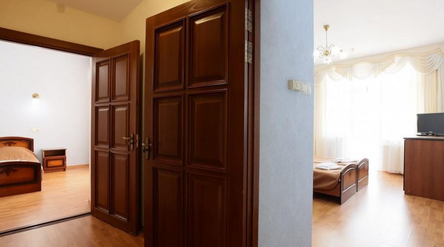 Джуниор Сюит 2-местный 3-комнатный (корпус №5)