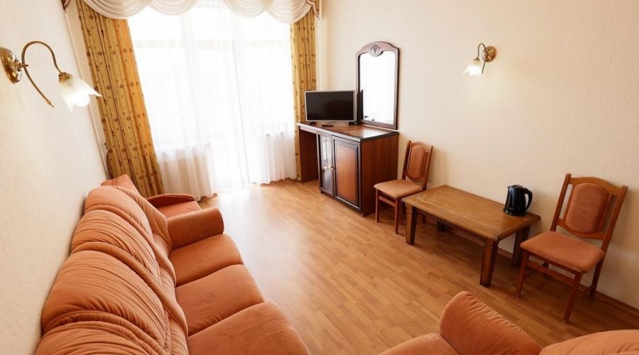 Джуниор Сюит 2-местный 3-комнатный (корпус №5)