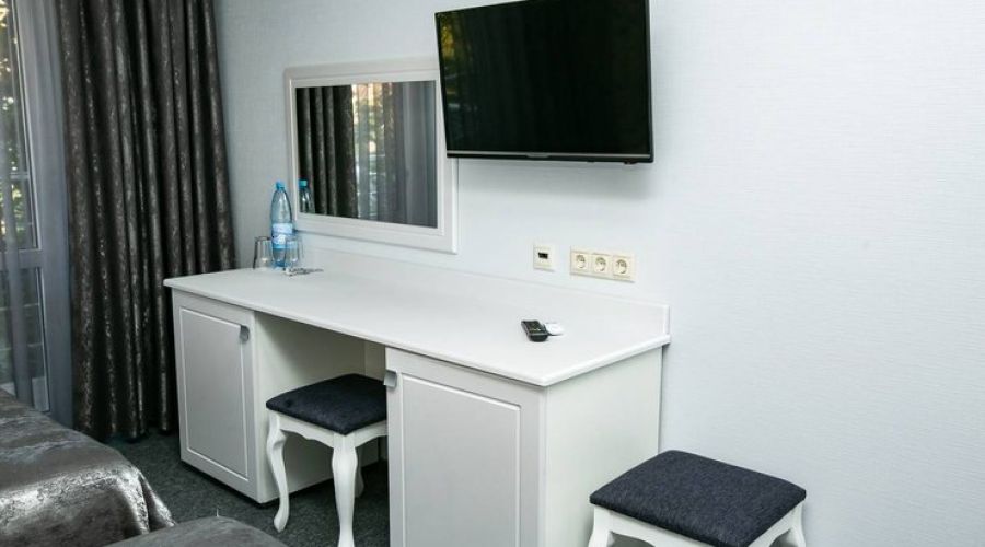 Стандартный 2-местный 1-комнатный с видом на горы (Новый корпус, 6 этаж)