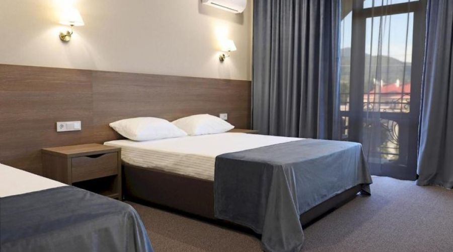 Стандартный 3-местный (с балконом)