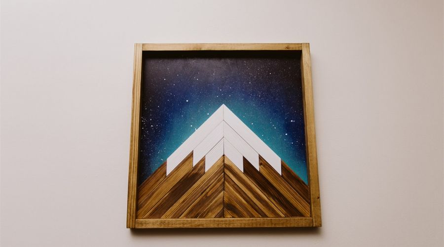 Большой дом на берегу