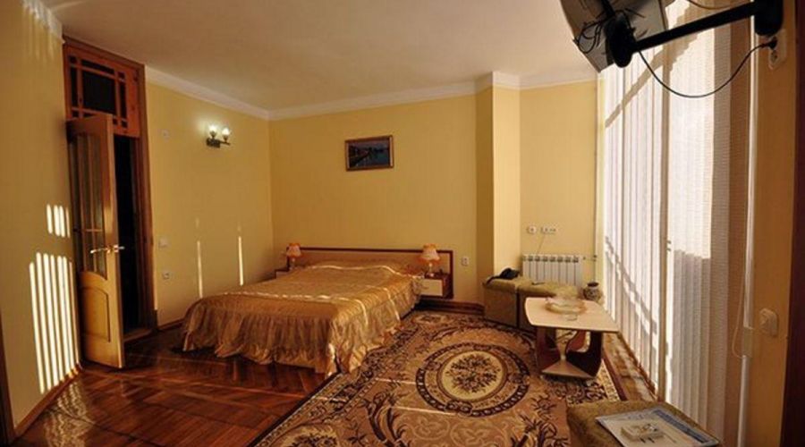 Люкс 2-местный 2-комнатный (корпус Бриз)