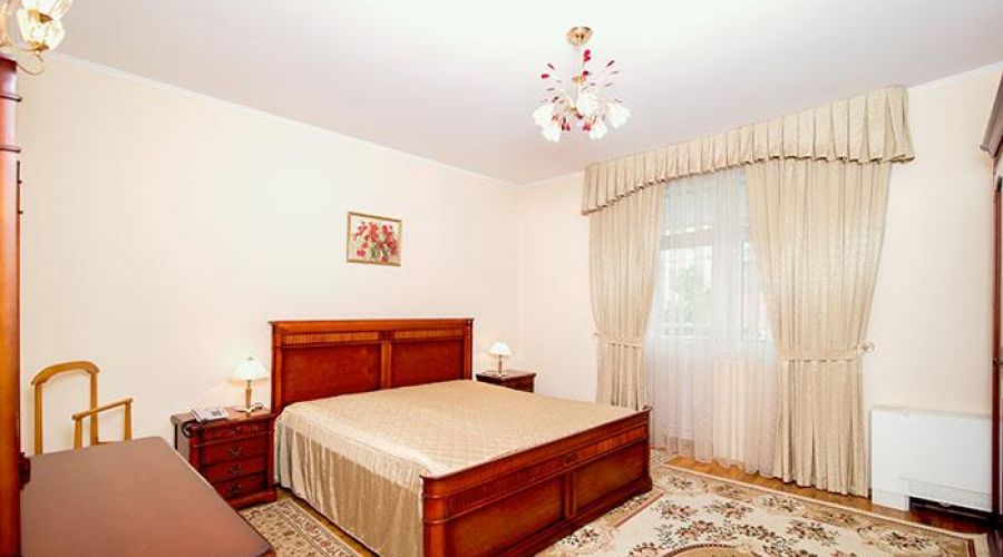 "ЛЮКС" двухкомнатный двухместный