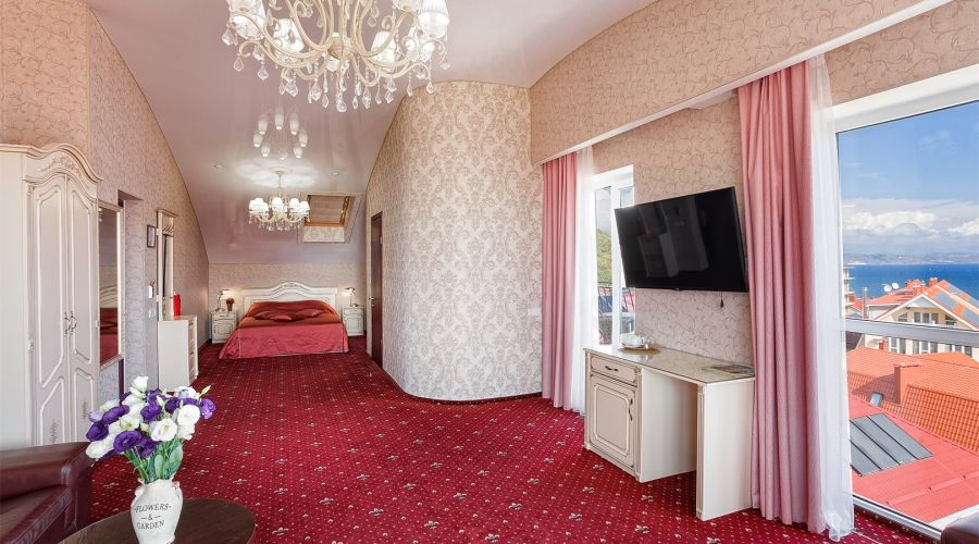 Люкс  с балконом