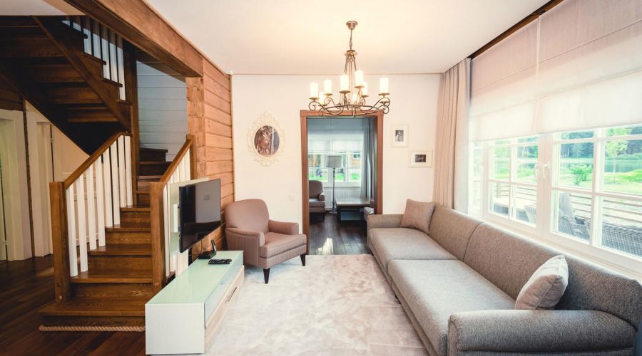 Коттедж с мансардой