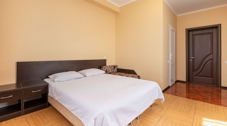 Стандарт с балконом