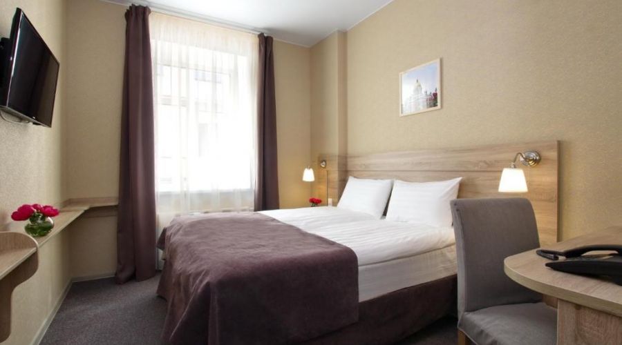 Стандартная комната с широкой кроватью