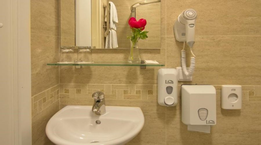 Стандартная комната с широкой кроватью