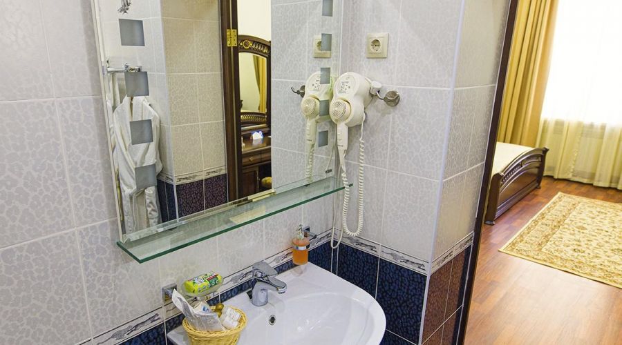 Двухместный однокомнатный Люкс с балконом (Вилла Герман)