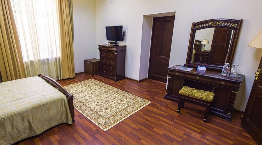 Двухместный однокомнатный Люкс с балконом (Вилла Герман)