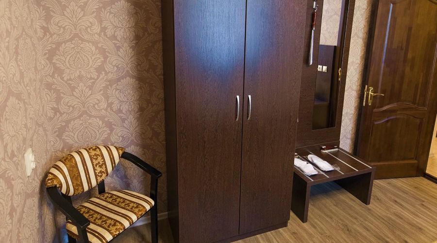 Двухместный двухкомнатный Люкс (Вилла Герман)