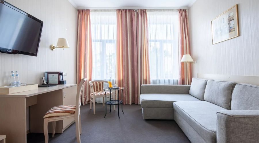 Двухкомнатный Делюкс с двуспальной кроватью