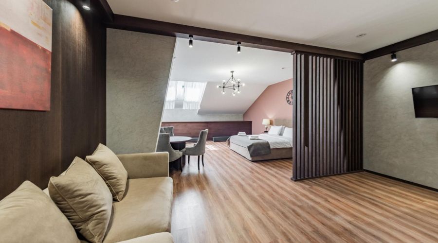 Студия Делюкс