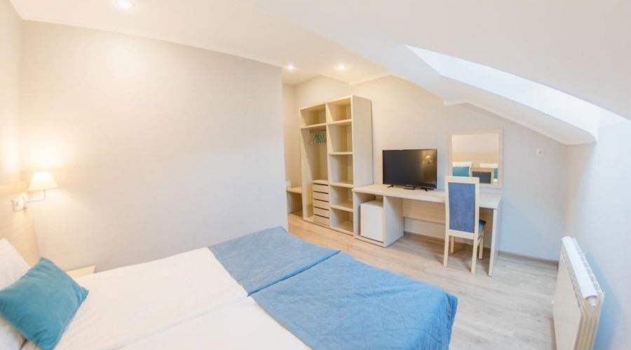 Двухместный мансардный