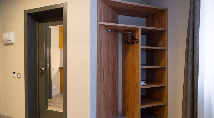 ДеЛюкс 2  хкомнатный  с балконом