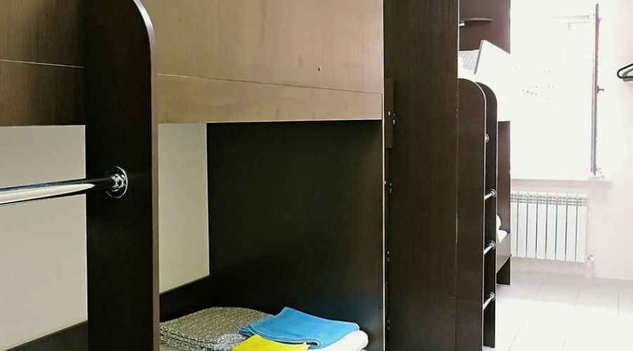 Место в комнате на 4 человек на первом этаже (комната №2)