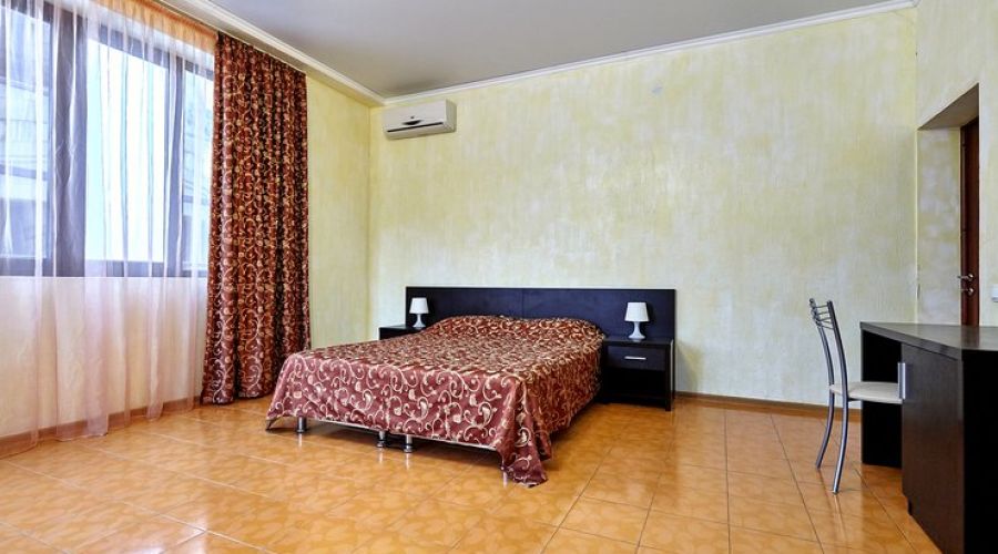 Стандартный 4-местный 1-комнатный (без балкона)