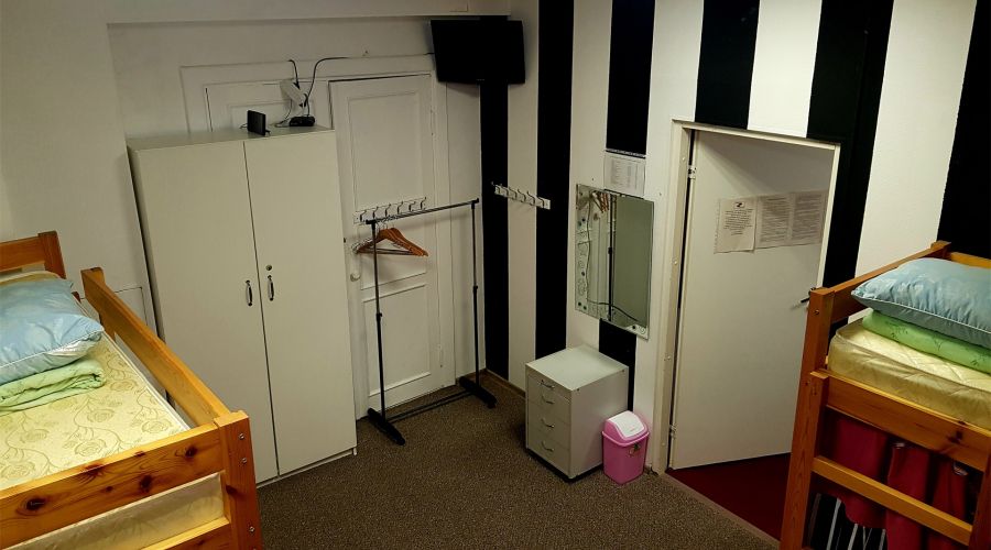 Кровать в общем 6-местном номере для женщин