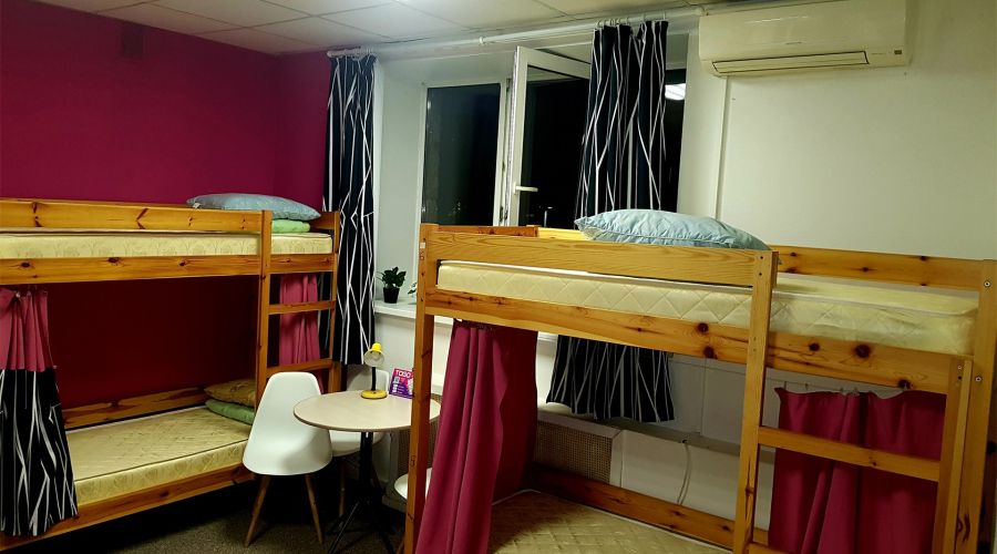 Кровать в общем 6-местном номере для женщин