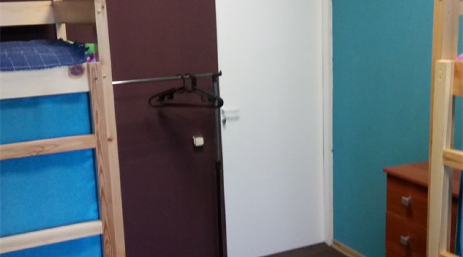 Кровать в общем 6-местном номере для мужчин и женщин