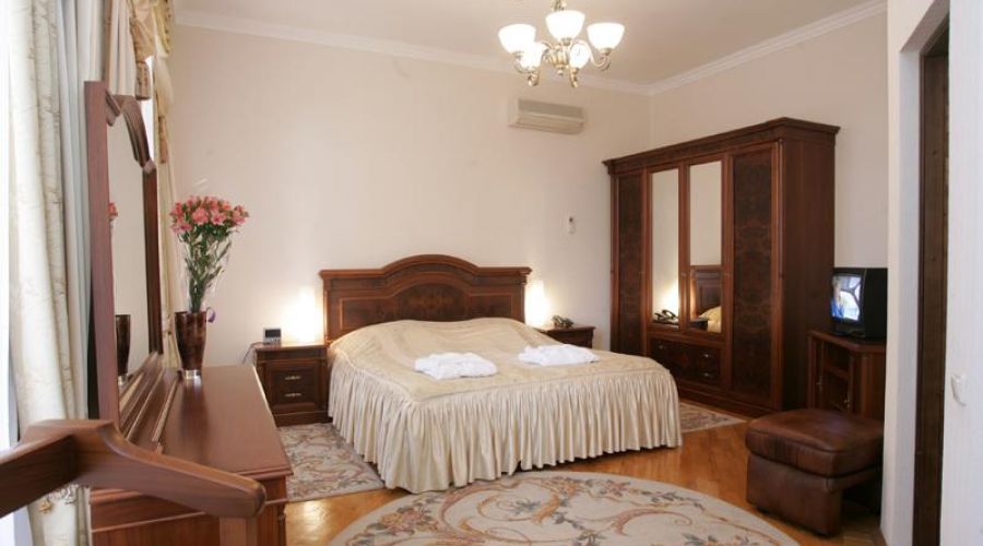 2-х комнатный 2-х местный Люкс повышенной комфортности (Главный корпус)