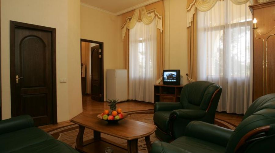 2-х комнатный 2-х местный Люкс повышенной комфортности (Главный корпус)