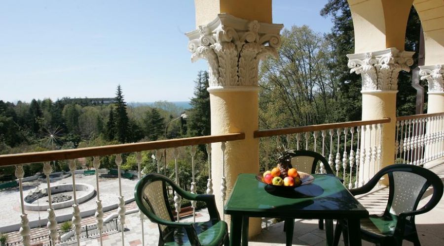 2-х комнатный 2-х местный Люкс с балконом (Главный корпус)