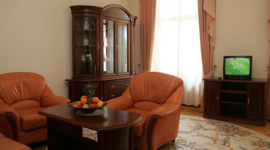 2-х комнатный 2-х местный Люкс с балконом (Главный корпус)