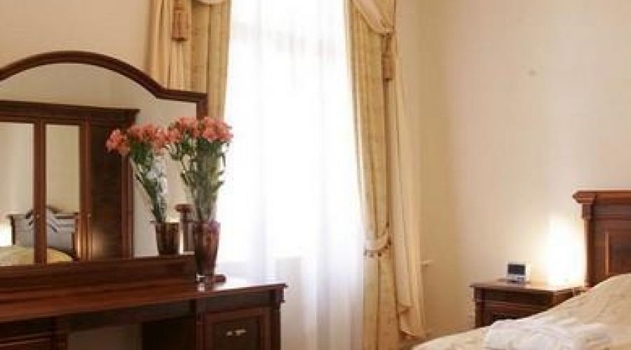 2-х комнатный 2-х местный Люкс с балконом (Главный корпус)