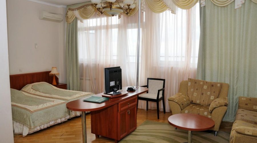 2-х местный (две отдельные кровати) Стандарт 8-й этаж (Приморский корпус)