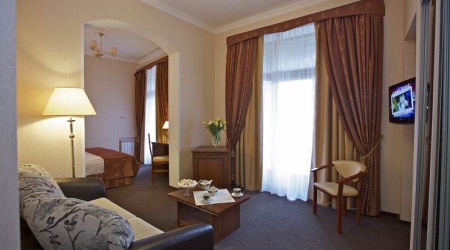 Джуниор сюит 2-местный Комфорт (С2м2к1)