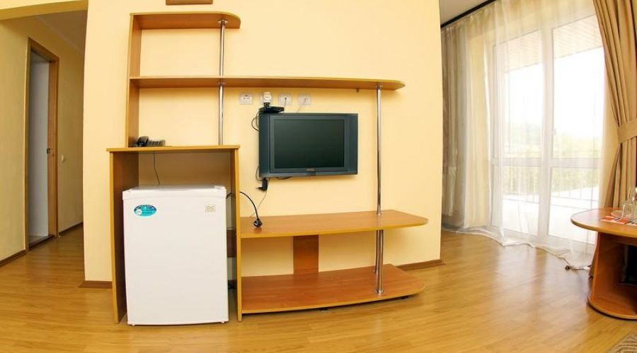 Комфорт с балконом вид на город