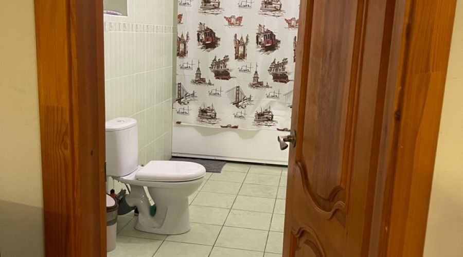 трехместный номер с двухспальной кроватью и односпальной кроватью