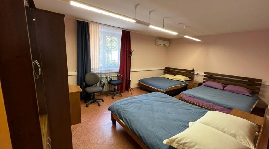 6 местный номер с 3-мя двуспальными кроватями