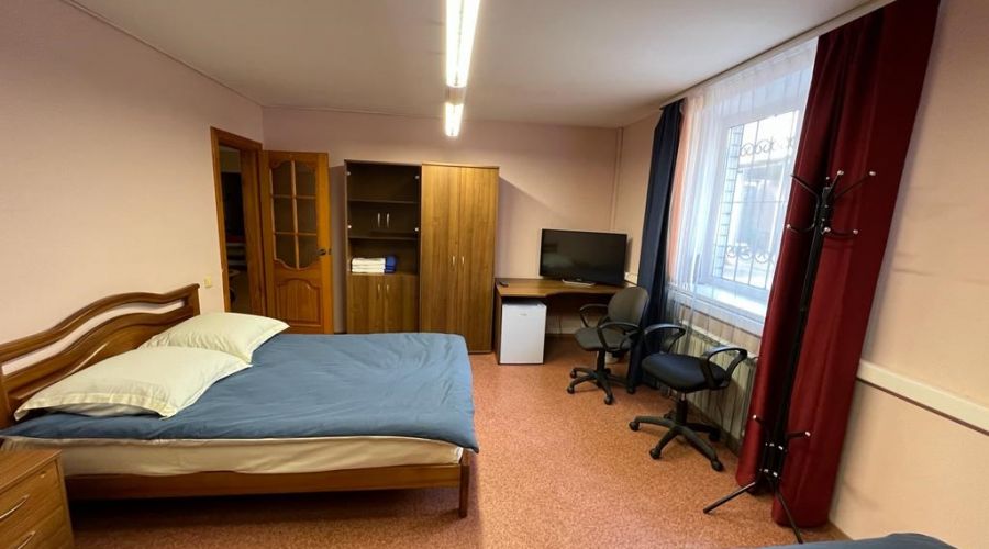 6 местный номер с 3-мя двуспальными кроватями