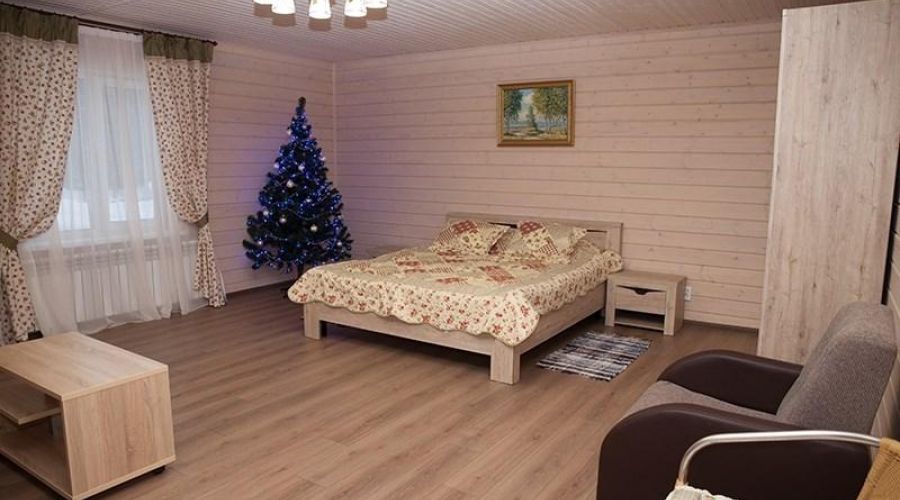 Коттедж с сауной и бассейном "Лесной"