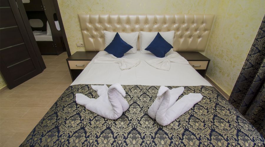 Семейный 4-местный 2-х комнатный с балконом