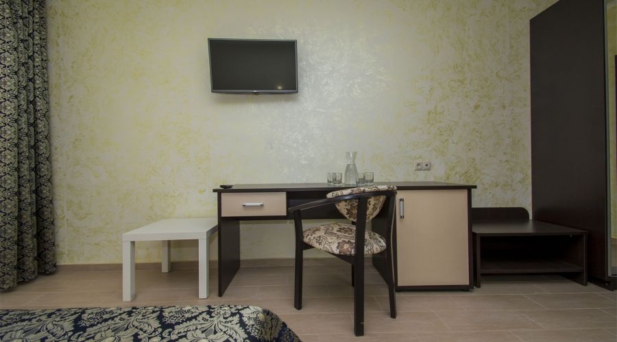 Семейный 4-местный 2-х комнатный с балконом