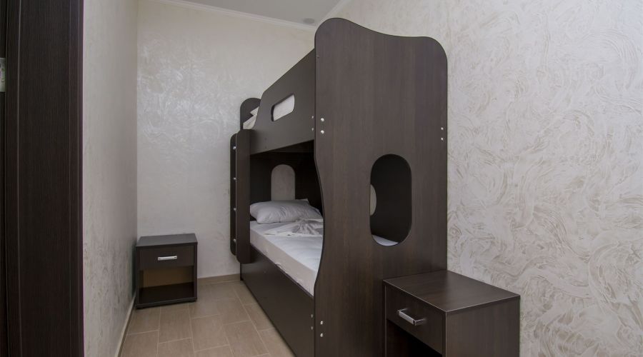 Семейный 4-местный 2-х комнатный с балконом