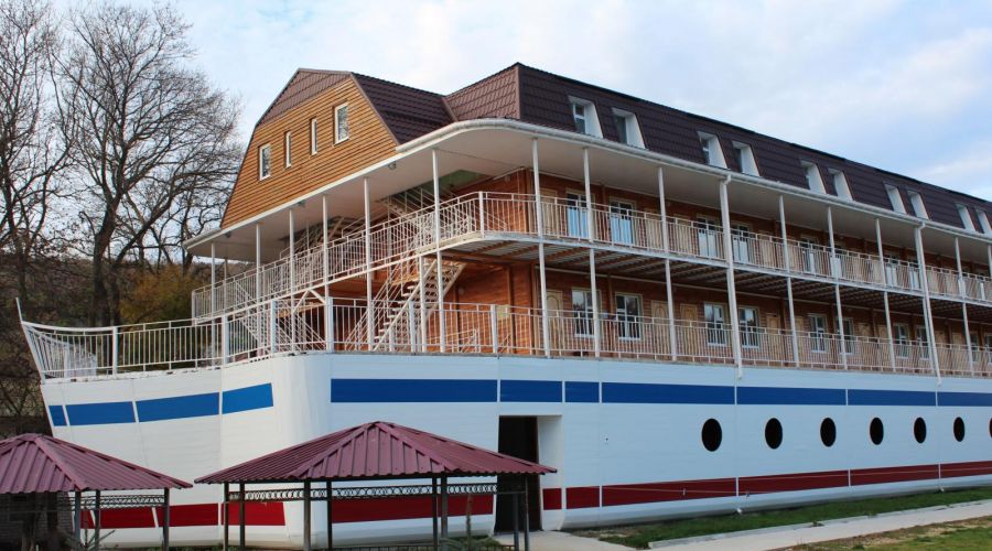 Место в 3-6-местном номере (в корпусе, 1 категория)