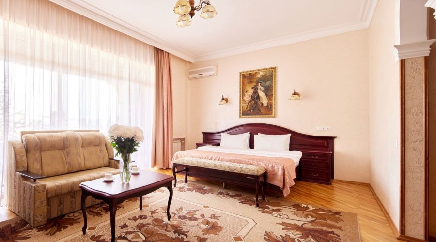 Студио с балконом