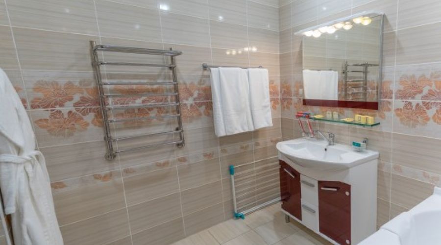 Люкс 2-местный 3-комнатный №101