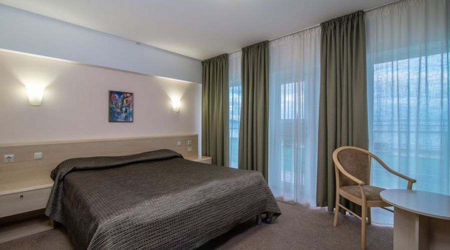 Стандартный 2-местный DBL у бассейна