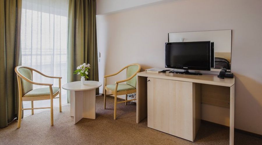 Стандартный 2-местный DBL у бассейна