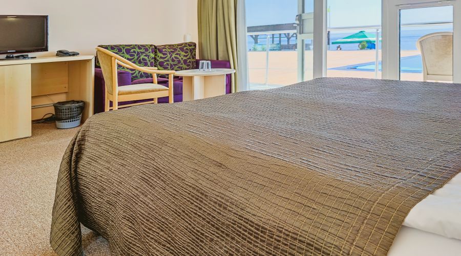 Стандартный 2-местный DBL у бассейна