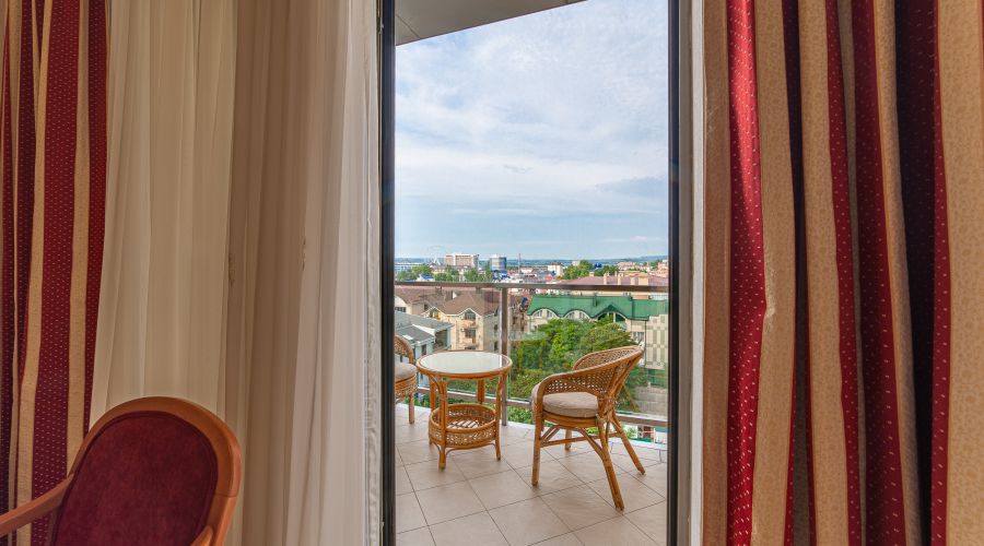 Стандартный 2-местный, вид на город (2 отдельные кровати)