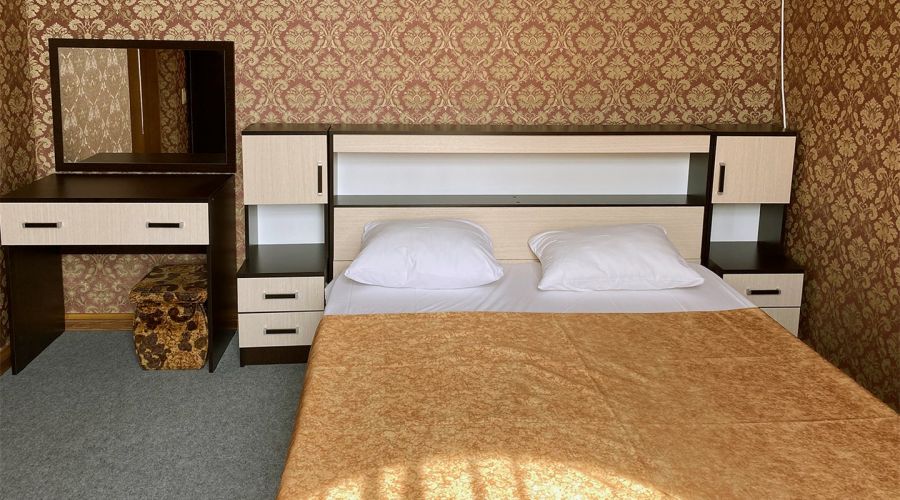 Студия 4-комнатная 7-местная